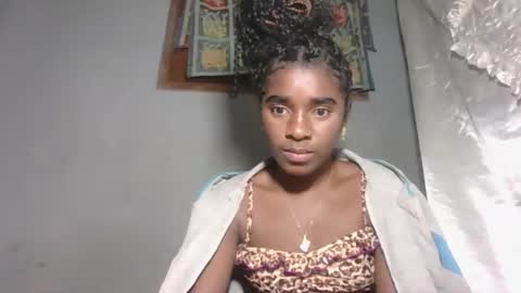 elia011 online show from November 9, 2025, 12:31 am