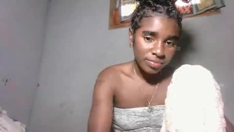 elia011 online show from November 9, 2025, 12:36 pm