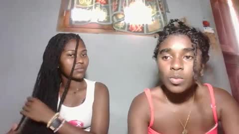 elia011 online show from November 12, 2025, 9:42 am