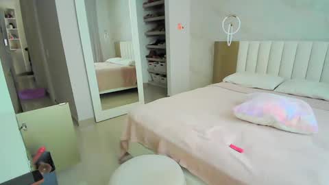 Eliana Bort online show from March 13, 2026, 12:56 pm