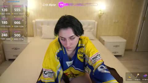 Luna online show from November 28, 2025, 10:01 pm