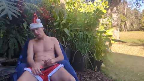 Snapshot of eliberator chatting on December 4, 2024, 8:07 pm eliberator online show from December 4, 2024, 8:07 pm