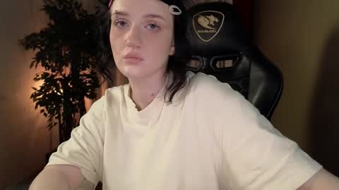 Snapshot of eliejay chatting on October 4, 2025, 5:16 am Ellie online show from October 4, 2025, 5:16 am