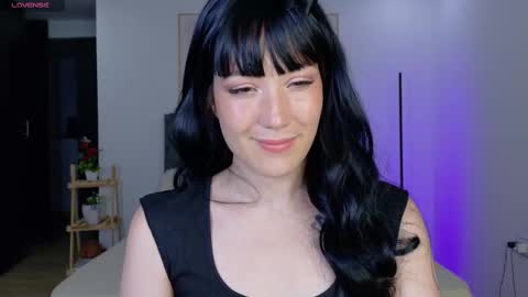 eliiih_ online show from October 4, 2025, 2:20 am