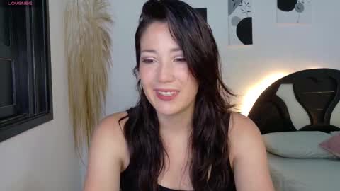 eliiih_ online show from January 7, 2026, 2:36 am