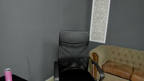 Snapshot of elijahthorne chatting on July 19, 2026, 11:58 am ElijahThorne online show from July 19, 2026, 11:58 am