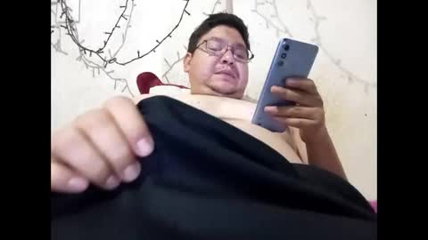 Snapshot of elimposstor chatting on February 8, 2026, 1:25 pm elimposstor online show from February 8, 2026, 1:25 pm