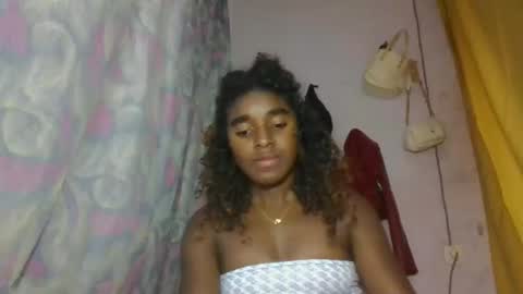 elina981 online show from April 18, 2026, 10:41 am