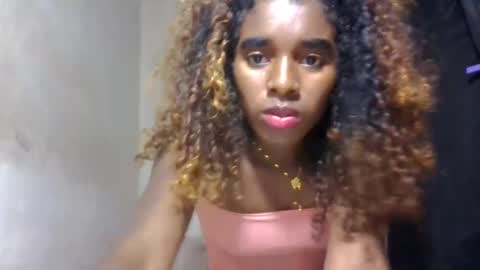 elina981 online show from May 27, 2026, 4:04 pm