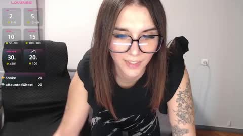 Snapshot of elina_posh chatting on April 10, 2026, 1:38 pm Liza online show from April 10, 2026, 1:38 pm