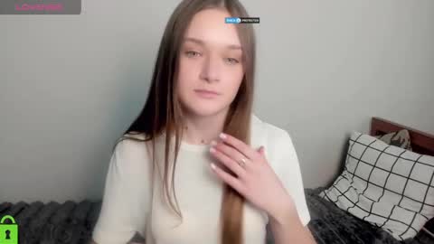elina_x online show from May 6, 2026, 1:49 pm