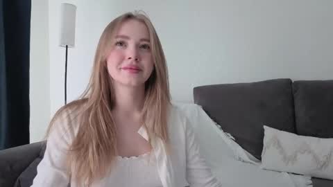 Elna and Tom online show from May 1, 2026, 1:54 am