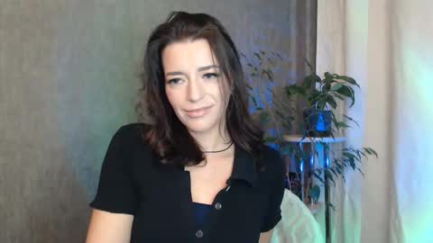 Elina online show from September 25, 2025, 11:30 pm