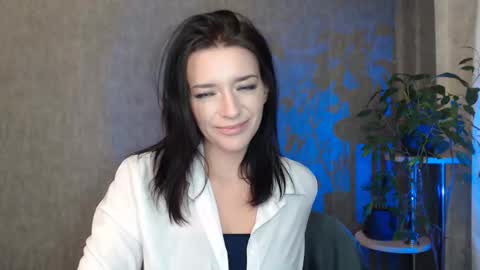 Elina online show from March 3, 2026, 9:53 pm