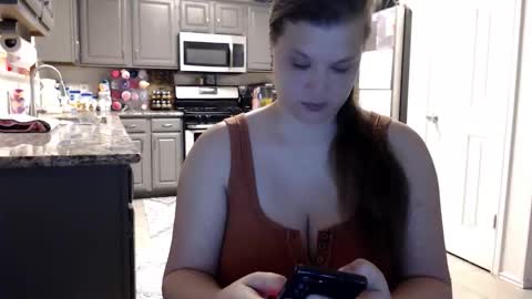 Snapshot of elinareign chatting on June 6, 2026, 4:06 am ElinaReign online show from June 6, 2026, 4:06 am