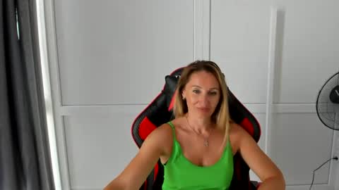 Snapshot of elinarosee chatting on June 29, 2026, 10:15 am Milena online show from June 29, 2026, 10:15 am