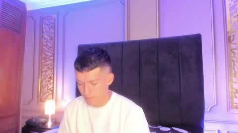 eliot_vip online show from April 23, 2026, 2:35 am