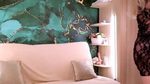 Elizabeth online show from September 14, 2025, 6:45 am