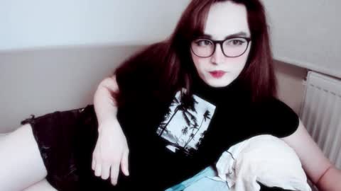 Snapshot of elisa_2001 chatting on December 1, 2025, 10:09 am Liza online show from December 1, 2025, 10:09 am