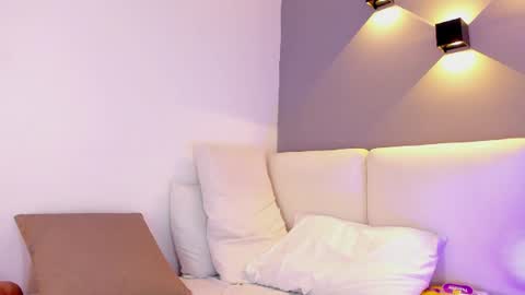 Snapshot of elisa_castrillon chatting on June 11, 2026, 12:32 am Elisa online show from June 11, 2026, 12:32 am