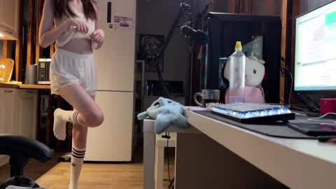 Snapshot of elisa_north chatting on February 3, 2025, 5:29 am Elisa North online show from February 3, 2025, 5:29 am