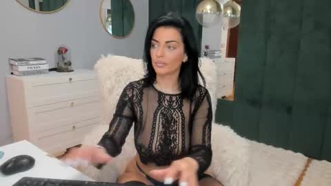 Snapshot of elisabaxter chatting on February 3, 2026, 6:22 am Maria online show from February 3, 2026, 6:22 am