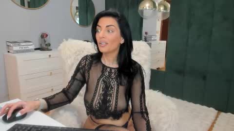 Snapshot of elisabaxter chatting on February 3, 2026, 6:40 am Maria online show from February 3, 2026, 6:40 am