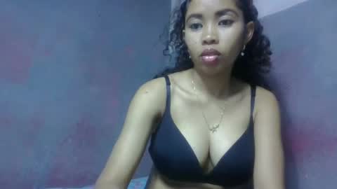 Snapshot of elisabethee chatting on April 8, 2026, 7:25 pm elisabethee online show from April 8, 2026, 7:25 pm