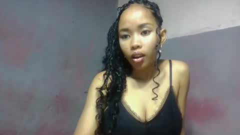Snapshot of elisabethee chatting on April 19, 2026, 12:15 pm elisabethee online show from April 19, 2026, 12:15 pm