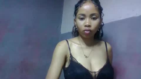 Snapshot of elisabethee chatting on April 21, 2026, 2:51 am elisabethee online show from April 21, 2026, 2:51 am