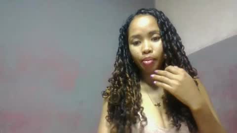 Snapshot of elisabethee chatting on May 8, 2026, 12:32 pm elisabethee online show from May 8, 2026, 12:32 pm