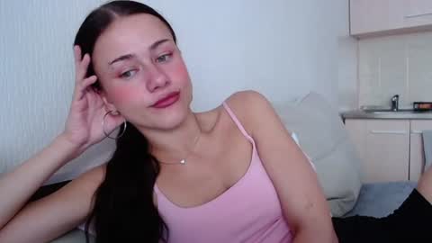 Snapshot of eliscuteblonde chatting on July 11, 2026, 4:26 am Elis online show from July 11, 2026, 4:26 am