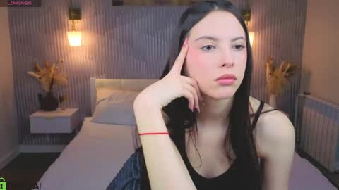 Snapshot of elise_robbie chatting on April 23, 2026, 1:07 am Elise online show from April 23, 2026, 1:07 am