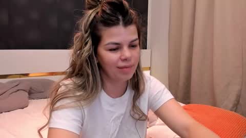 Elly online show from March 14, 2026, 9:09 pm