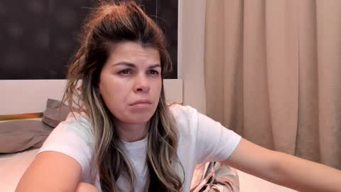 Elly online show from March 15, 2026, 8:59 pm