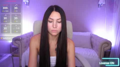 Snapshot of elisevelour chatting on October 15, 2025, 2:39 pm elisevelour online show from October 15, 2025, 2:39 pm