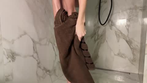 Nina online show from January 7, 2025, 1:17 am