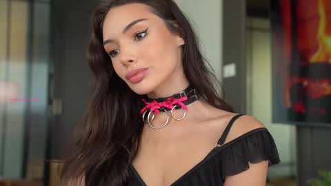 Nina online show from October 6, 2025, 4:43 am