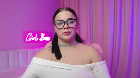 Snapshot of elissstoun chatting on February 4, 2025, 8:17 pm ElissStoun online show from February 4, 2025, 8:17 pm