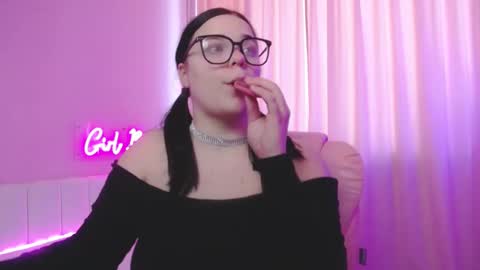 Snapshot of elissstoun chatting on February 10, 2025, 10:09 am ElissStoun online show from February 10, 2025, 10:09 am