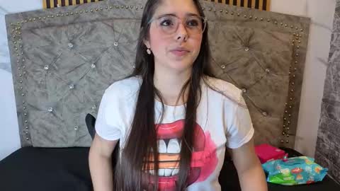 elisvega online show from March 11, 2026, 2:17 am