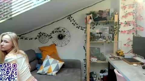 Snapshot of eliteeros chatting on May 22, 2026, 12:11 pm EliteEros online show from May 22, 2026, 12:11 pm