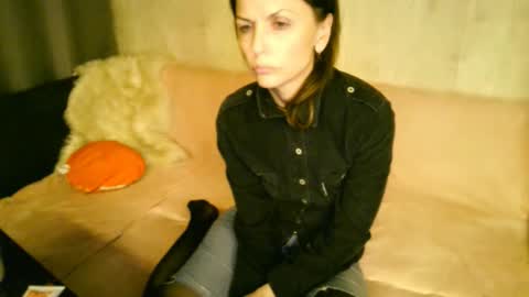 Elizabethangel online show from September 16, 2025, 2:45 am