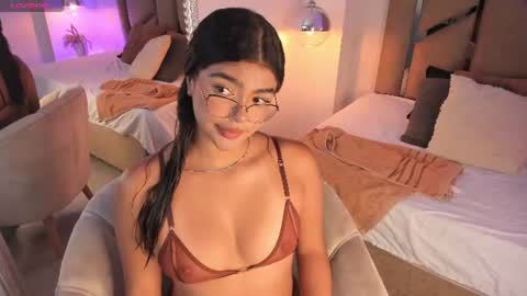 Elizabeth  online show from July 16, 2026, 12:00 pm