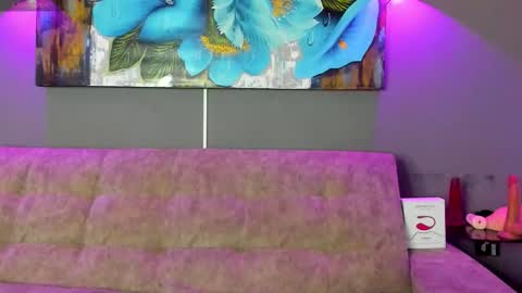 Elizabeth Lamer online show from November 13, 2025, 6:45 am