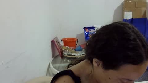 Elizabeth Martinez  online show from February 18, 2026, 4:25 pm