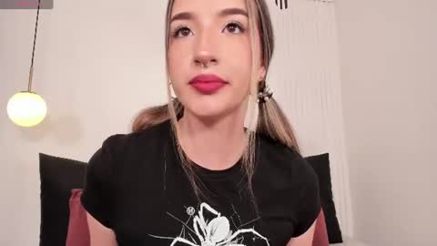 Snapshot of elizabeth_paython chatting on June 15, 2026, 9:50 pm Eli online show from June 15, 2026, 9:50 pm