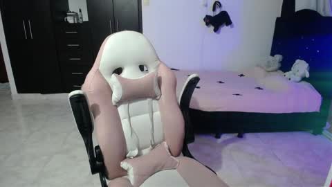 Snapshot of elizabeth_rose02 chatting on October 17, 2025, 1:42 am  Elizabeth  online show from October 17, 2025, 1:42 am