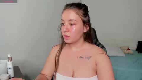 instgram aly leiv17 ---- Im model-independent online show from November 18, 2025, 7:18 pm