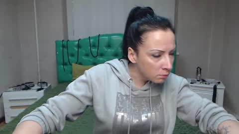 ElizabethSho online show from January 30, 2025, 6:32 pm